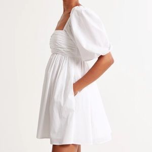 NWT Abercrombie & Fitch women’s Emerson ruched puff sleeve mini dress white ST